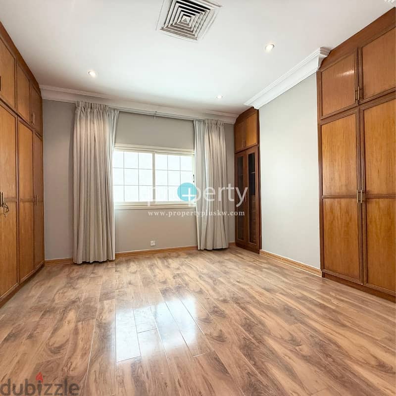 SPACIOUS SEVEN BEDROOM VILLA AVAILABLE IN ADAN 17
