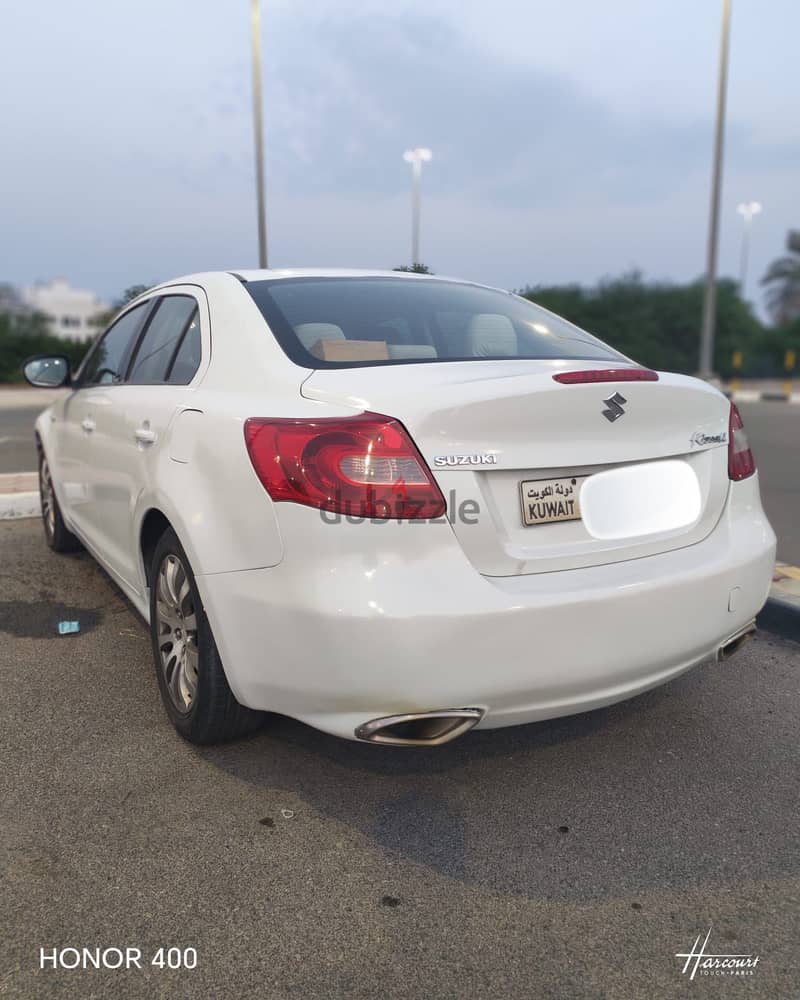 Suzuki Kizashi 2011 1