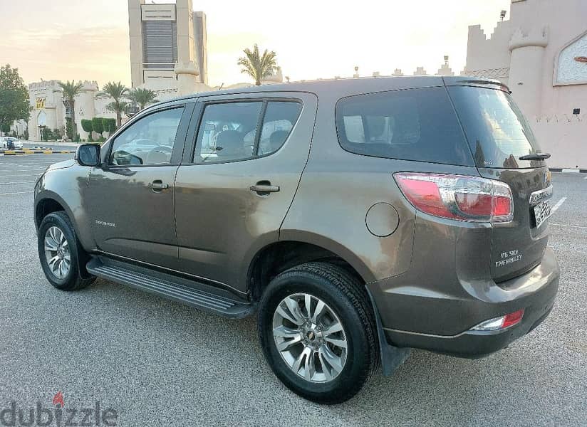 2017 Chevrolet Trailblazer 7 seats excellent condition 2