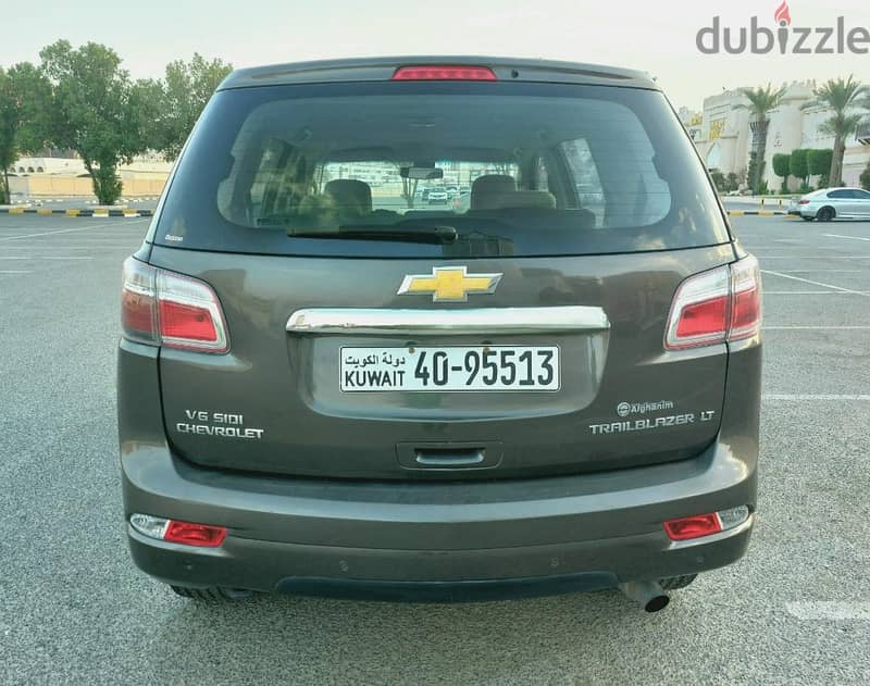 2017 Chevrolet Trailblazer 7 seats excellent condition 3