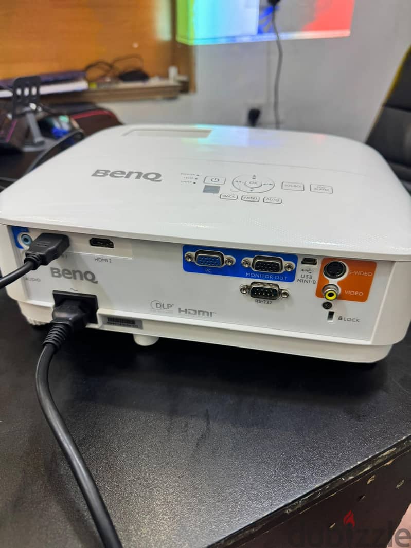 BENQ PROJECTER 1