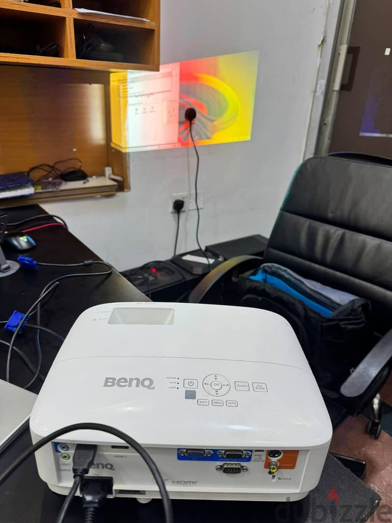 BENQ PROJECTER 2