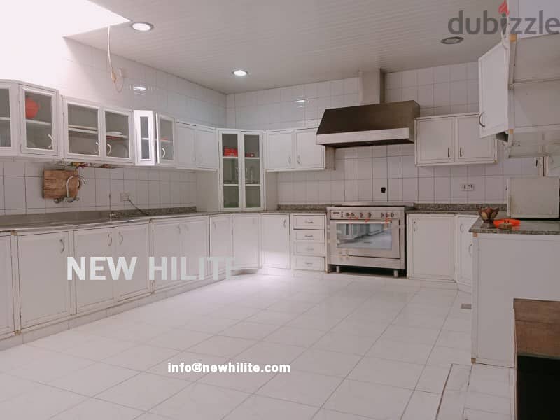 SPACIOUS VILLA FOR RENT IN QORTOUBA 13