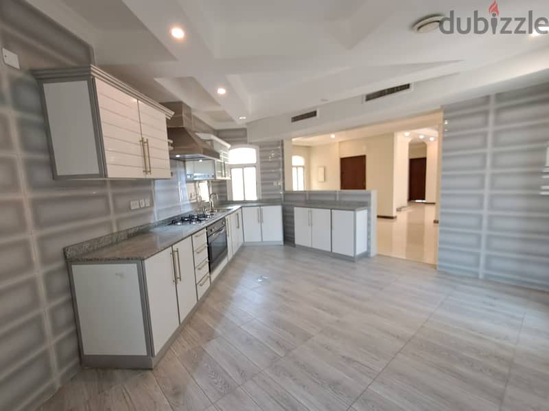 3 Bedroom with Terrace near the beach 4