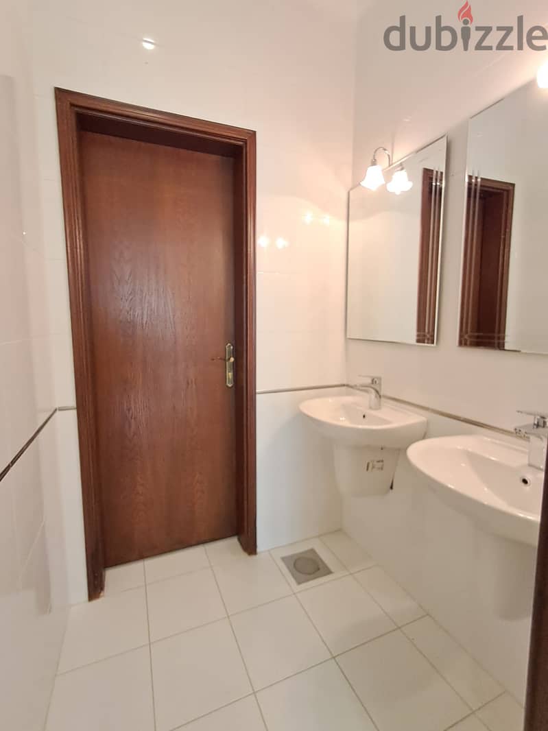 3 Bedroom with Terrace near the beach 8