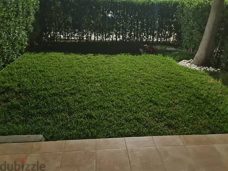 A modern villa with a swimming pool and garden for rent in the Hittin 1