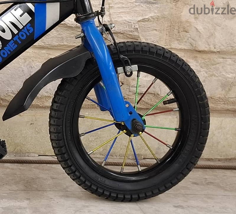 Selling bike ONE O ONE TOYS size 12inch with support wheels 2