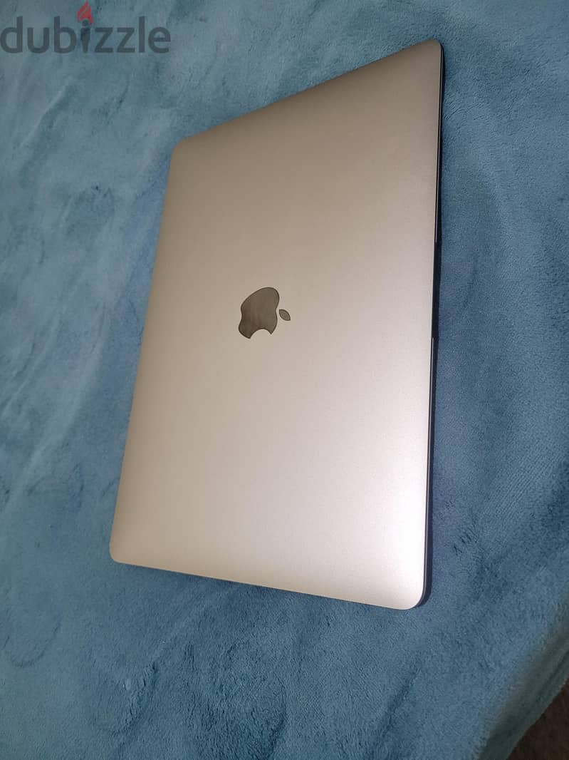 MacBook Air 13" M1,2020 M1, 2020 3