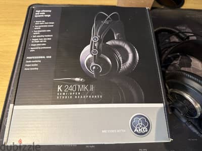 Studio headphones