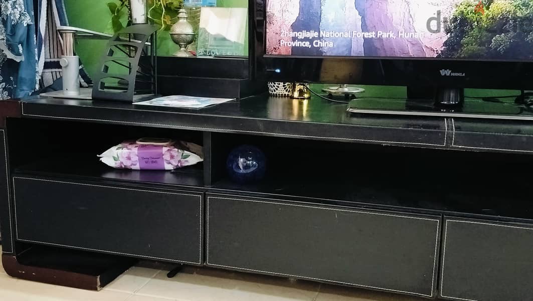 TV table 1