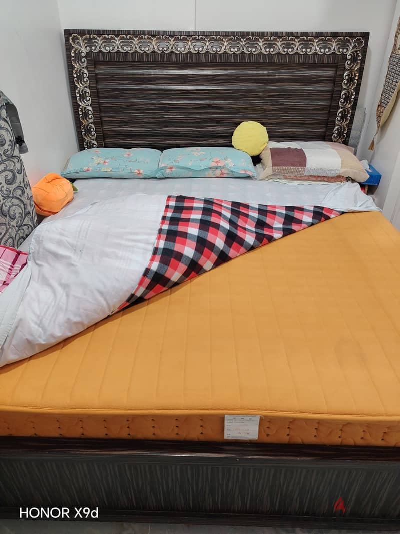 king size bed with mattress 180 x 200 cm 1