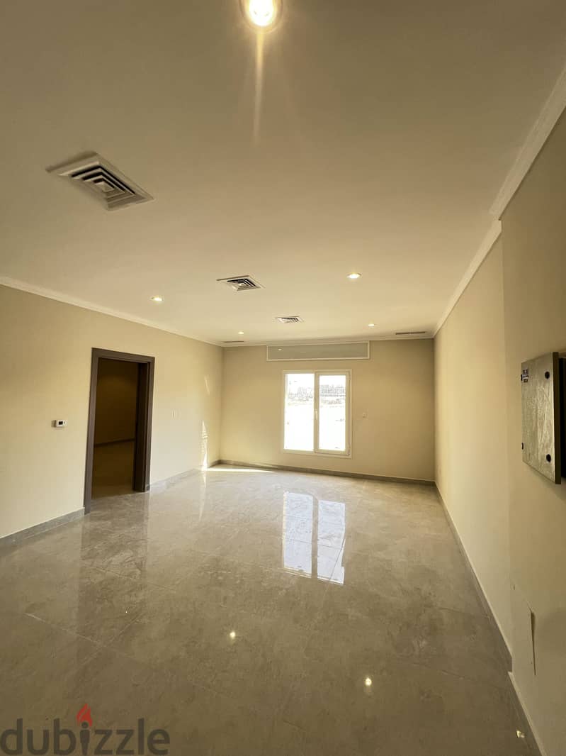 فرصة استثنائية للسكن الراقي في المطلاع (N11) 5