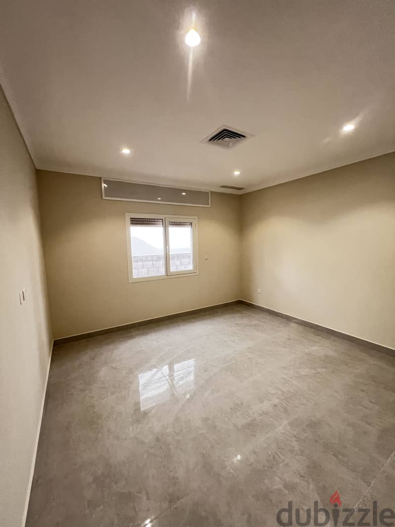 فرصة استثنائية للسكن الراقي في المطلاع (N11) 18