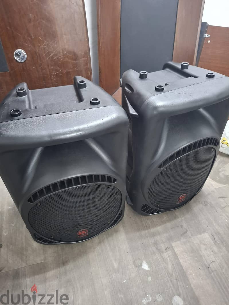 AL QATTAN 15 inch pawerd speaker. 900 watts 2