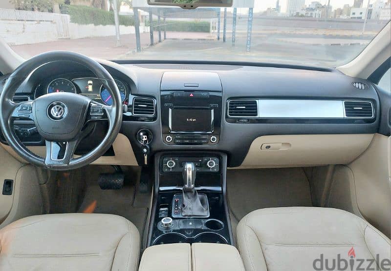 Volkswagen Touareg 2015 orginal paint excellent condition 3