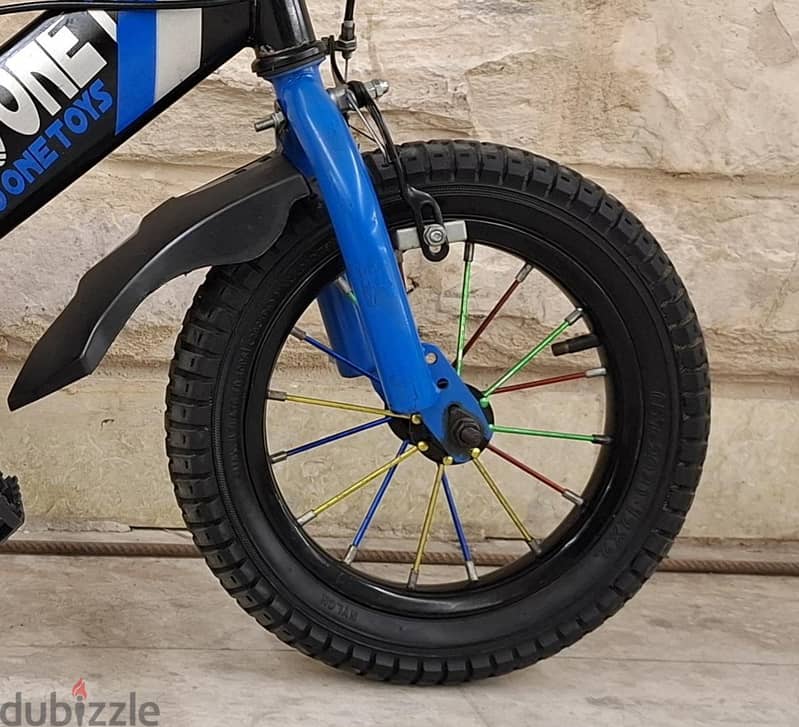 Selling bike ONE O ONE TOYS size 12inch with support wheels 2