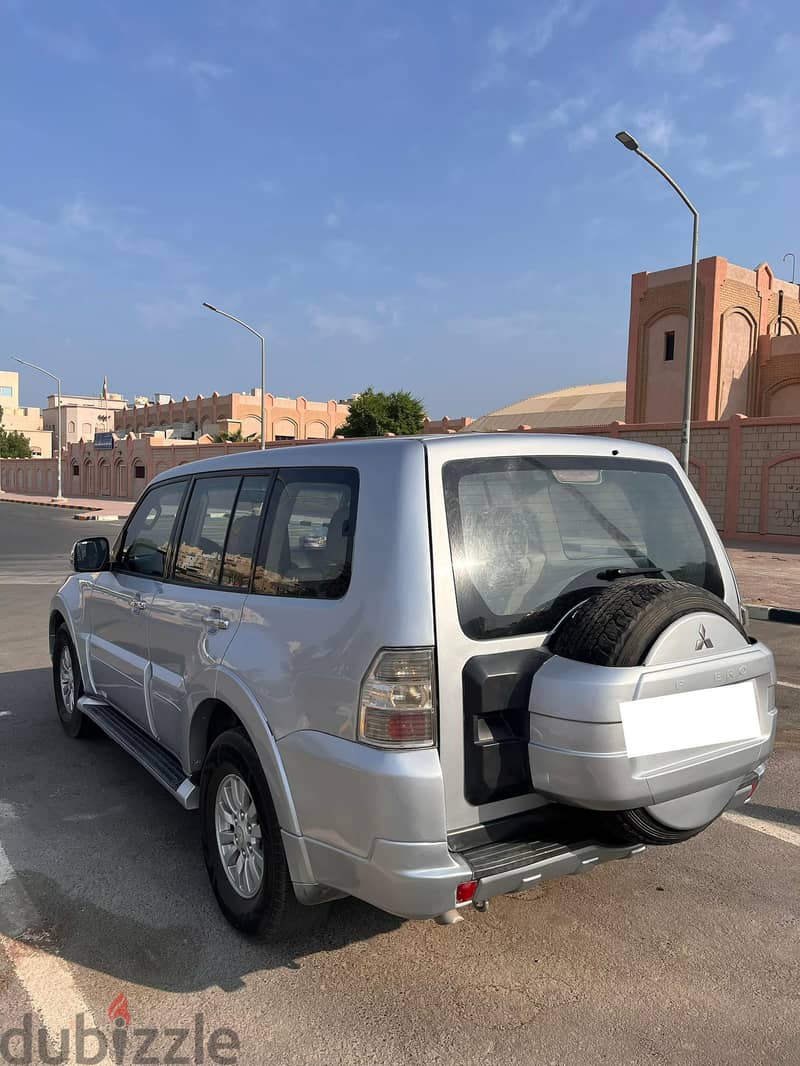 Mitsubishi Pajero 2010 11