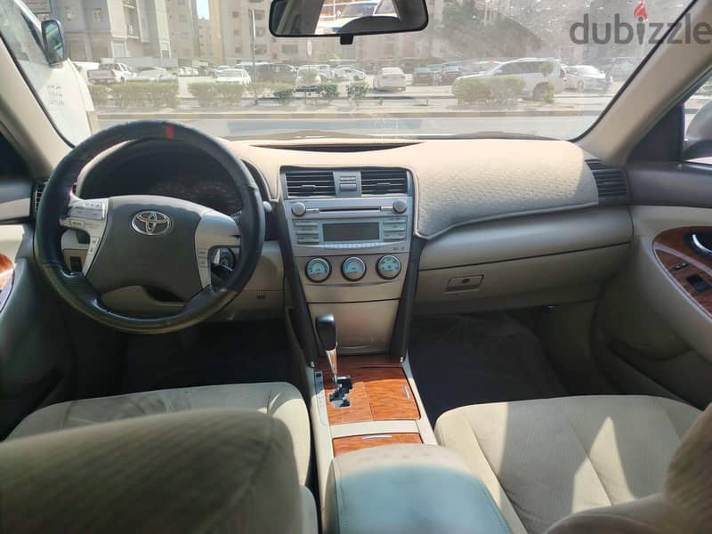 Toyota Camry 2011, in good condition 750 kd negotiable 4