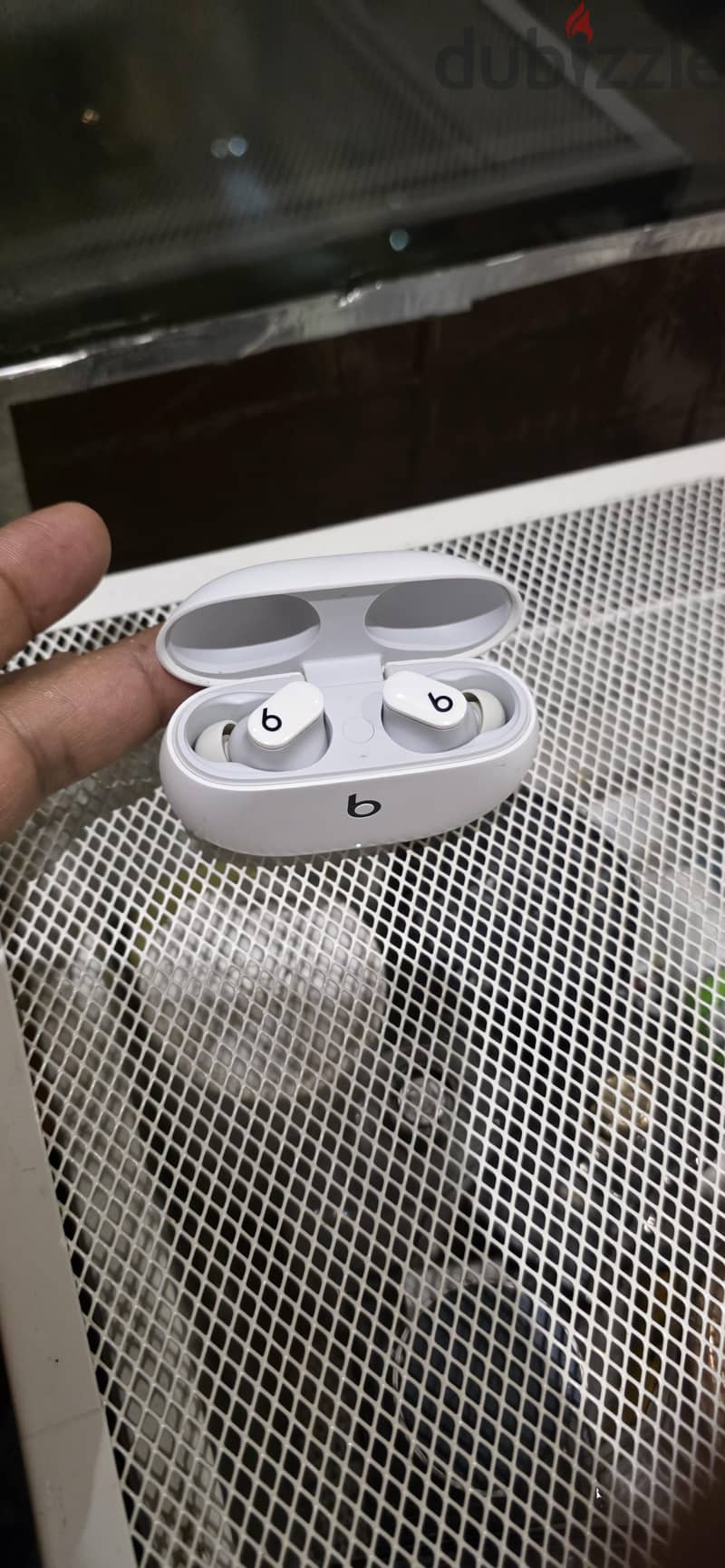 original Beats studio buds ((Not working) 1