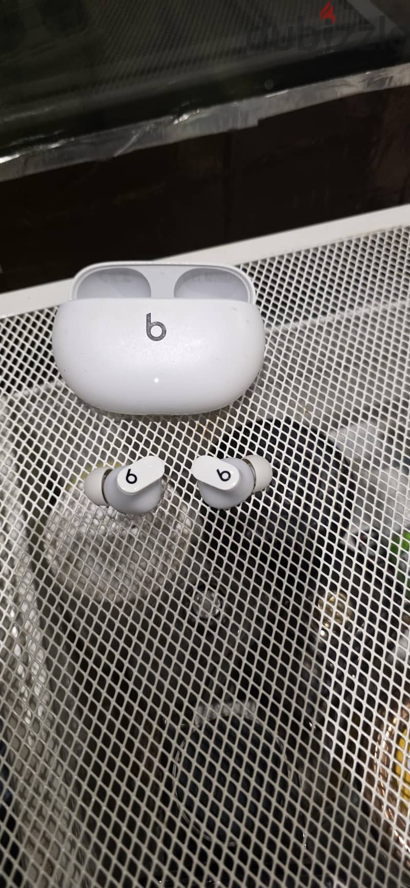original Beats studio buds ((Not working) 2