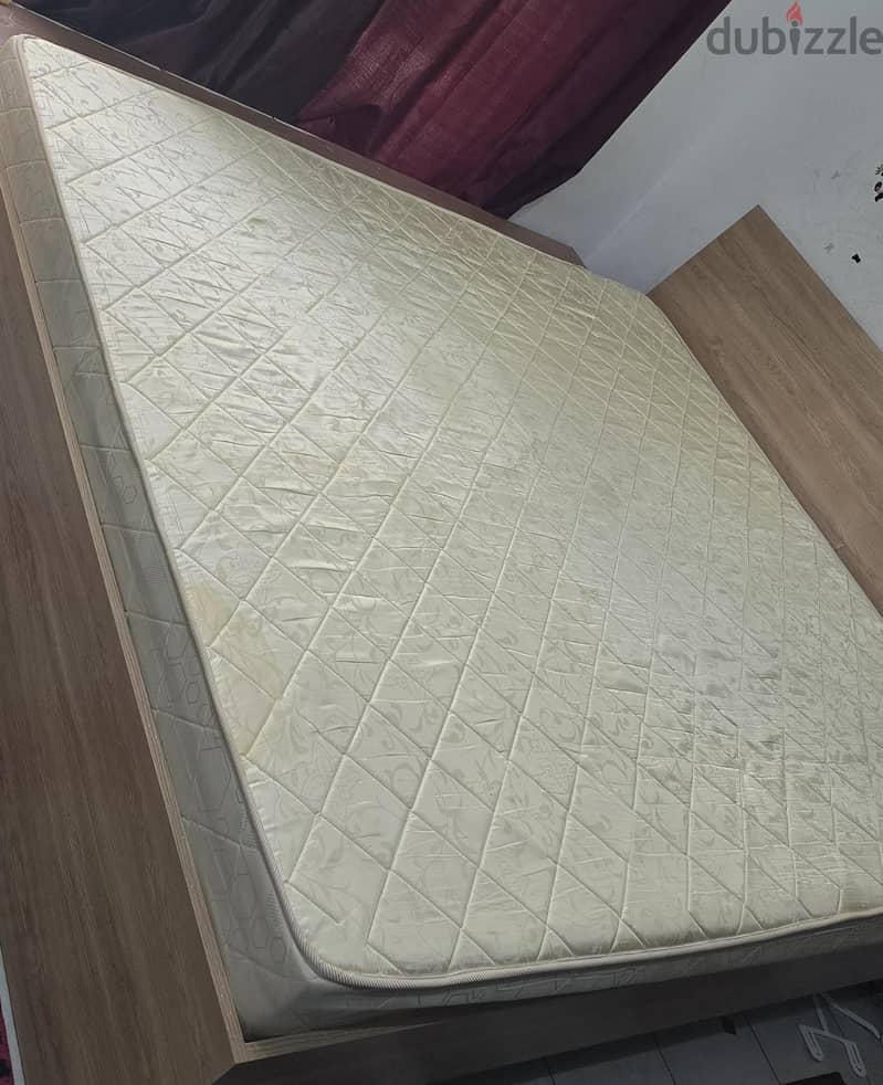 clean and almost new item for sell in cheapest price 4