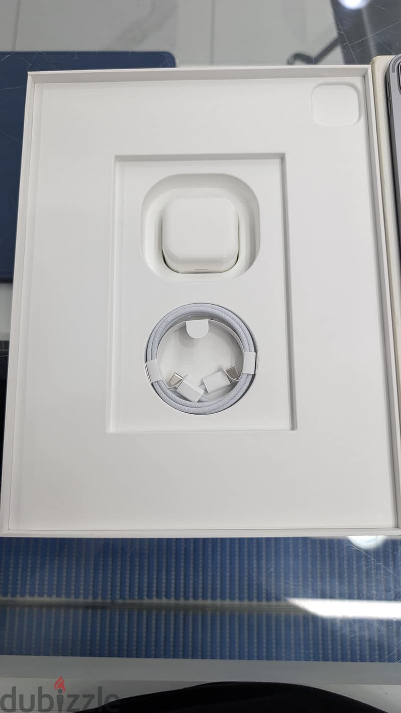 Apple ipad pro m2 12.9 inch 256GB 1
