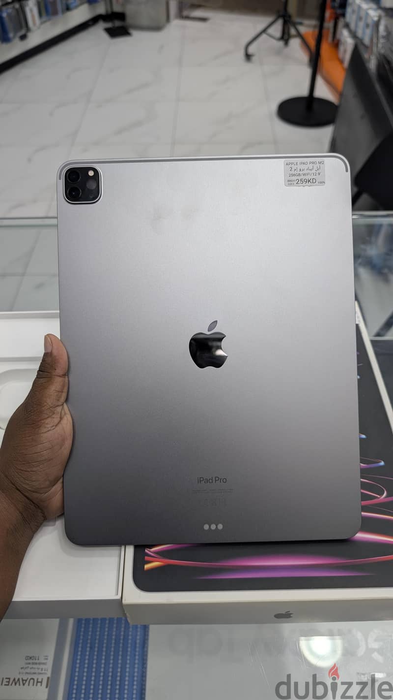 Apple ipad pro m2 12.9 inch 256GB 3