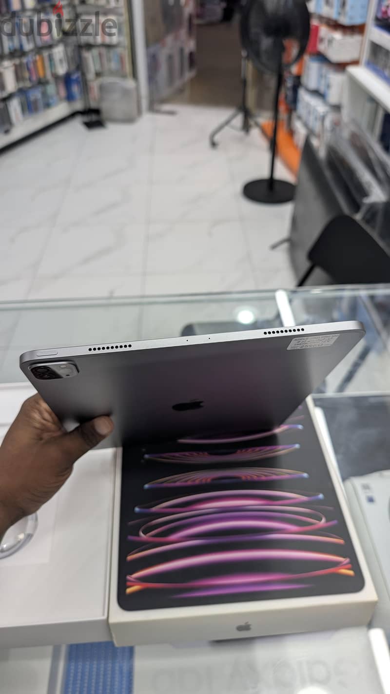 Apple ipad pro m2 12.9 inch 256GB 5