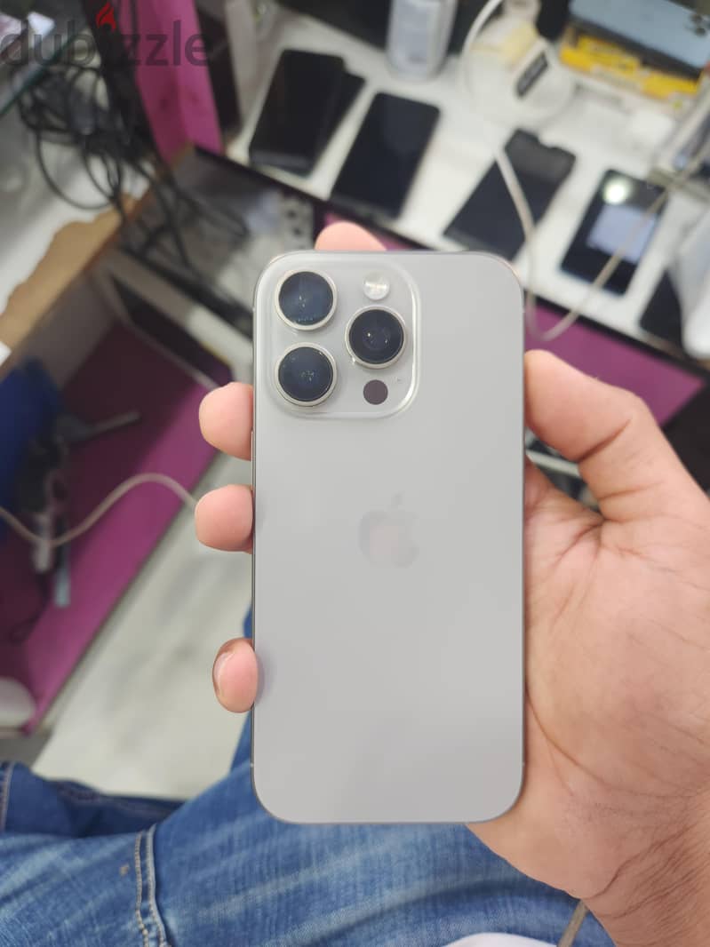 Apple - iPhone 16 Pro used 4