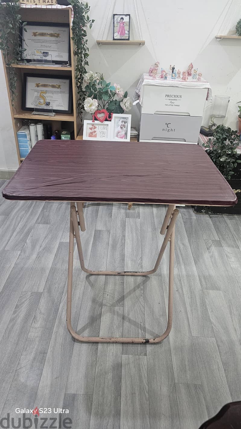 Foldeble small table 1