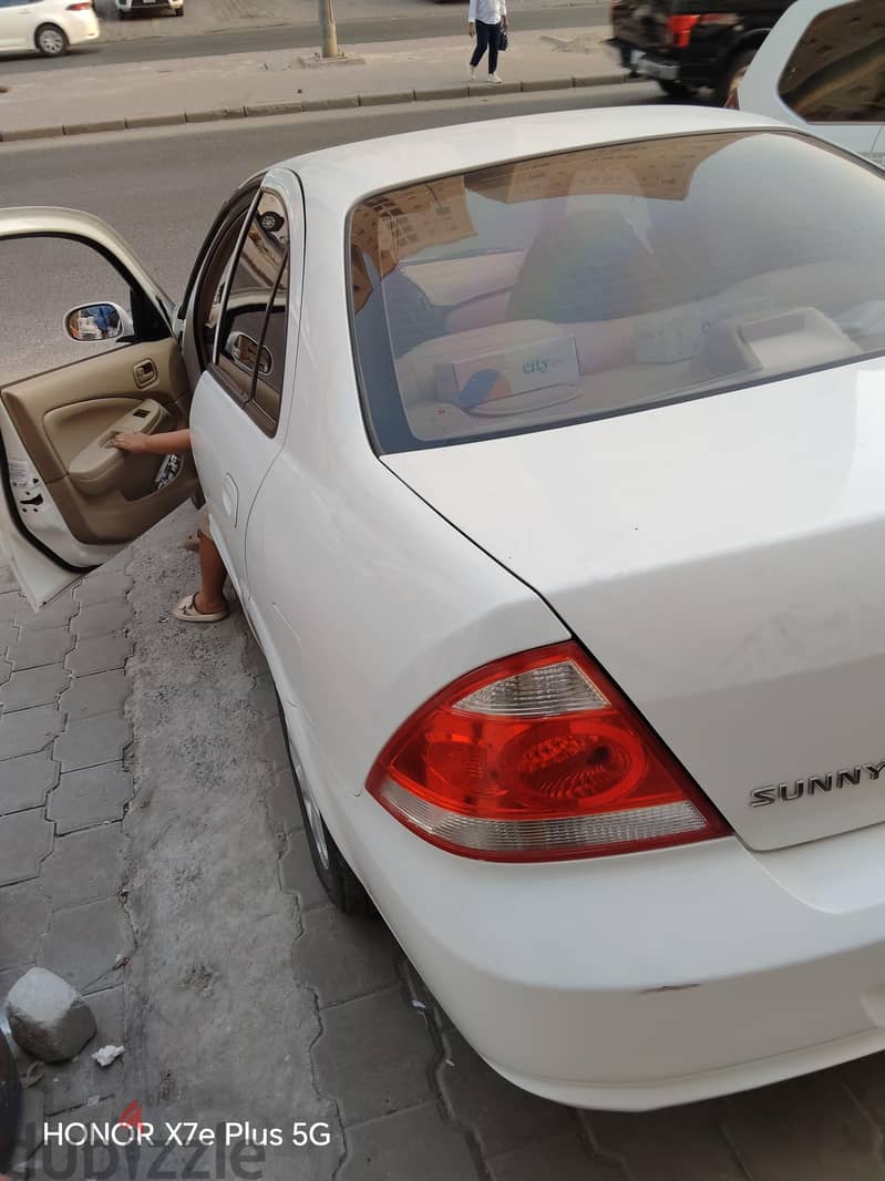 Nissan Sunny 2011 2