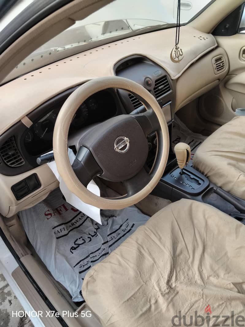 Nissan Sunny 2011 6