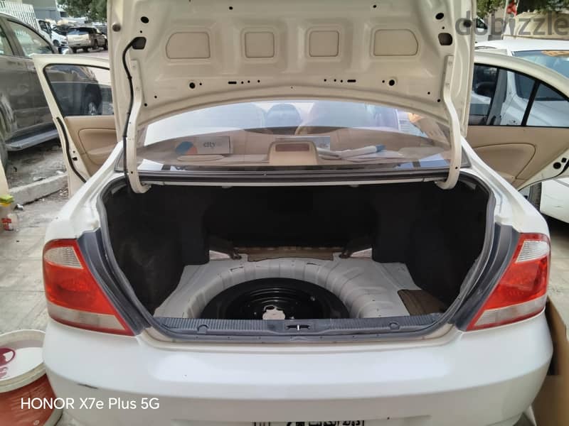 Nissan Sunny 2011 12