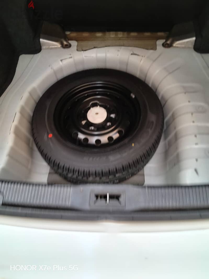 Nissan Sunny 2011 16