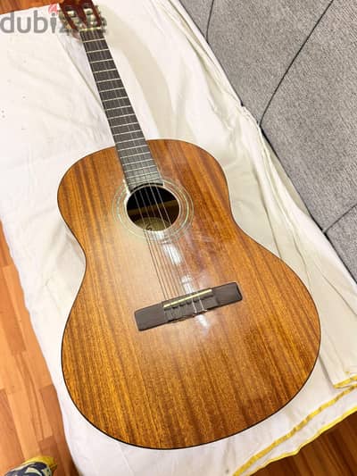guitar for sale in excellent condition 30kd