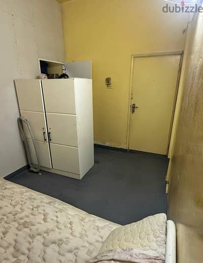 1 Partition room available for family in Jabriya