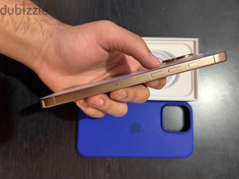 Apple - iPhone 16 Pro Max 4
