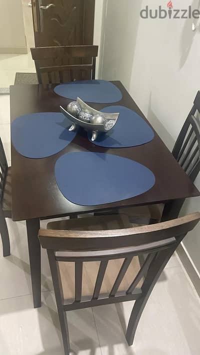 Dining Table with 4 chairs