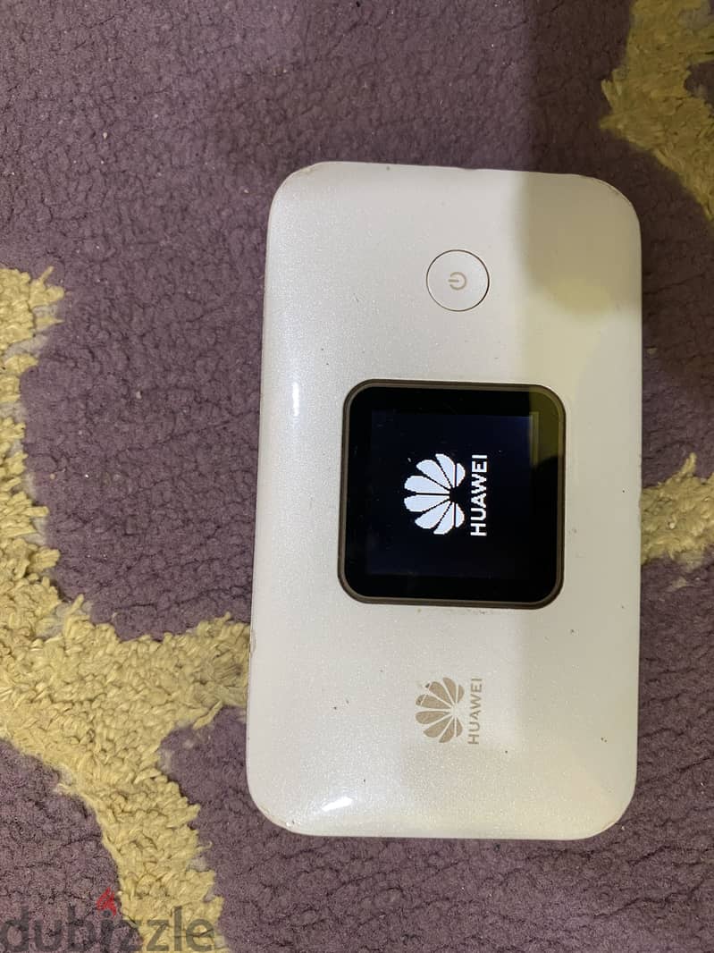Huawei router in excellent condition, only 1 dinar 2
