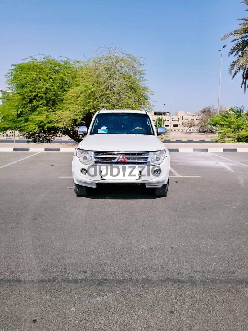 Mitsubishi Pajero 2014 v6 4X4 1 year insurance 2