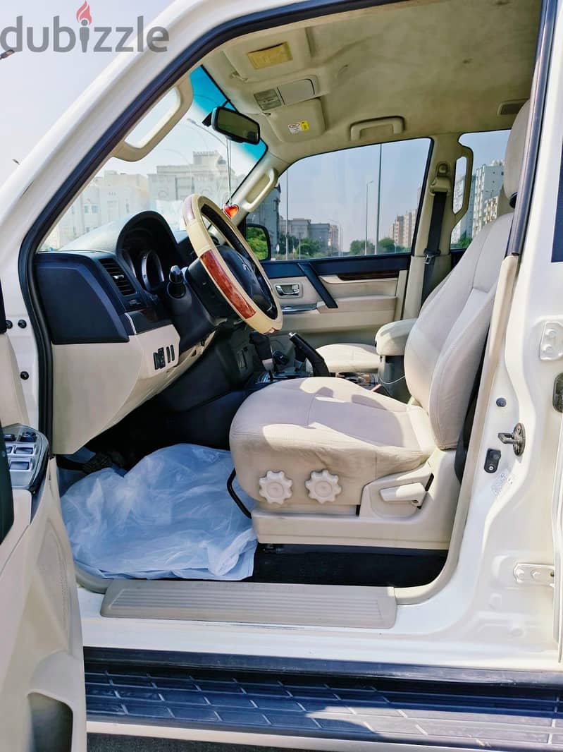 Mitsubishi Pajero 2014 v6 4X4 1 year insurance 6