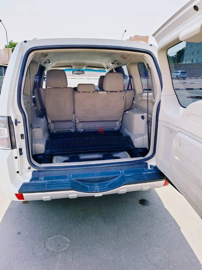 Mitsubishi Pajero 2014 v6 4X4 1 year insurance 8
