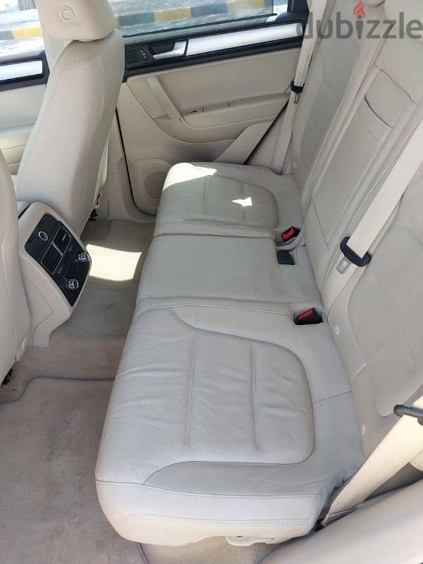 Volkswagen Touareg 2015 excellent condition orginal paint 4