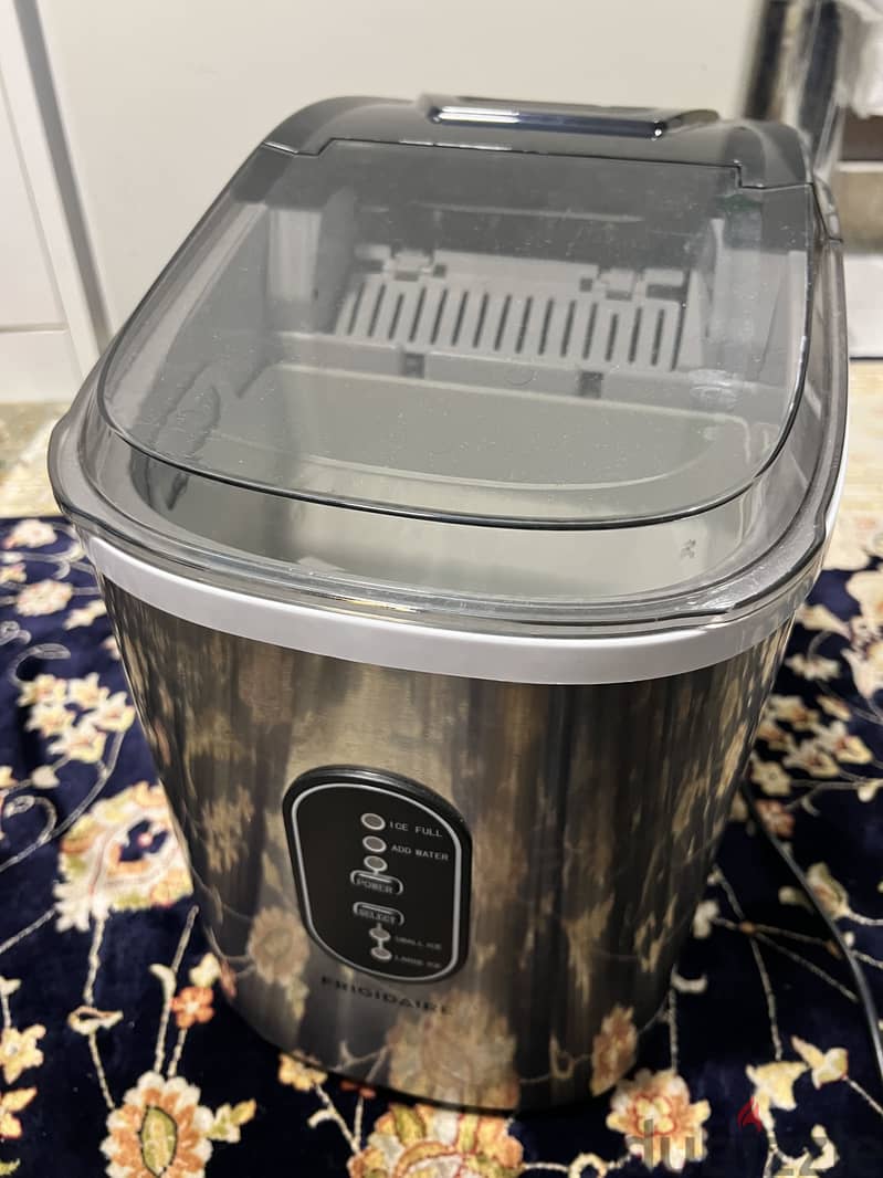 Frigidaire ICE machine 1