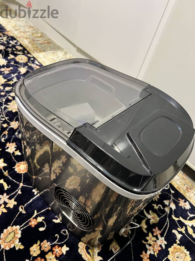 Frigidaire ICE machine 4