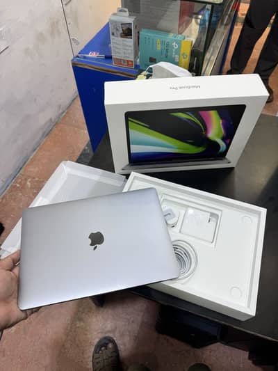 MacBook Pro M2 Ram 8GB Storage 256Gb battery 98 cycles 50 13inch