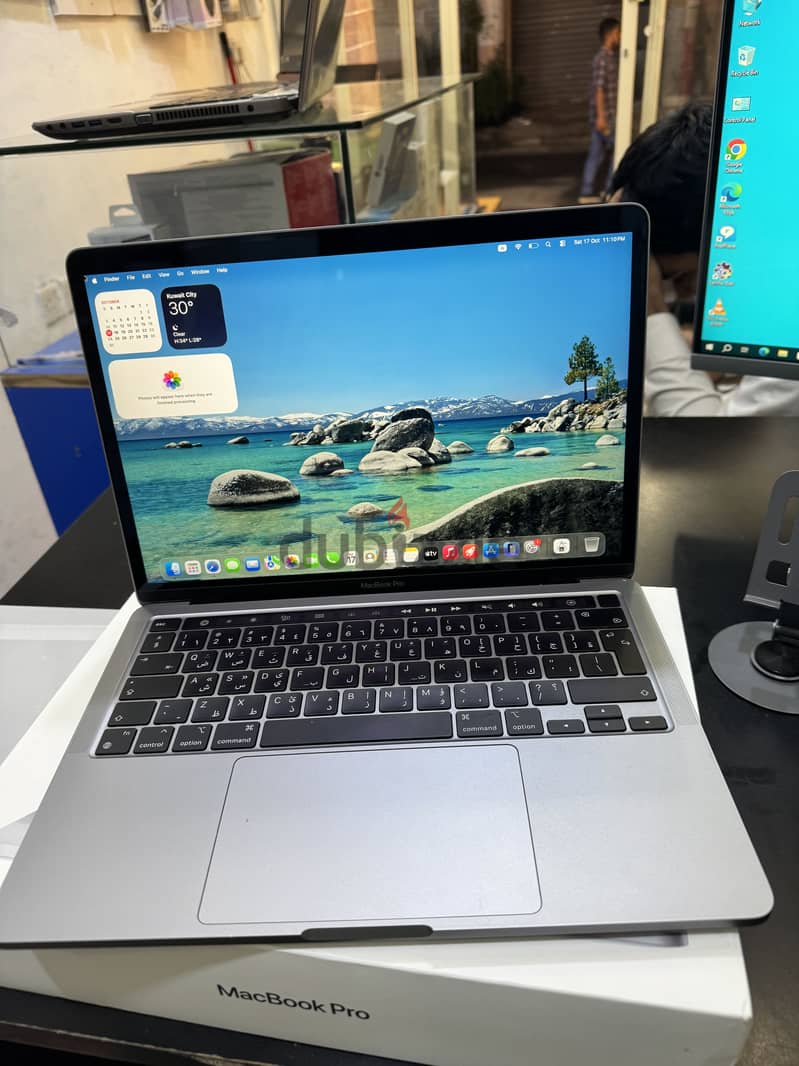MacBook Pro M2 Ram 8GB Storage 256Gb battery 98 cycles 50 13inch 5