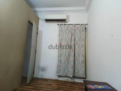 medium big partition room for rent