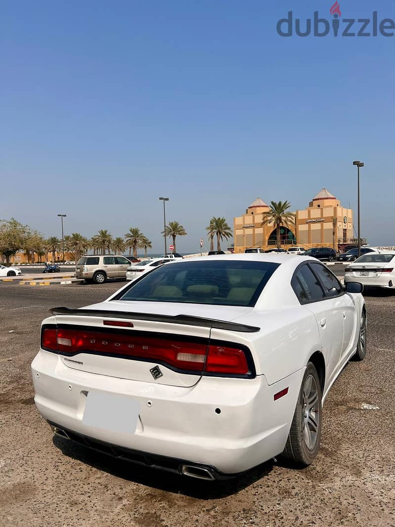 Dodge Charger 2013 1