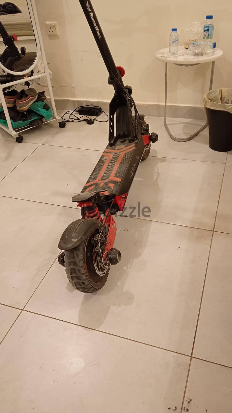 للبيع سكوتر 1